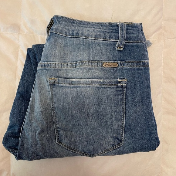 LIKE NEW - KANCAN DISTRESSED FRAYED HEM JEANS - SIZE 29 - Picture 2 of 10